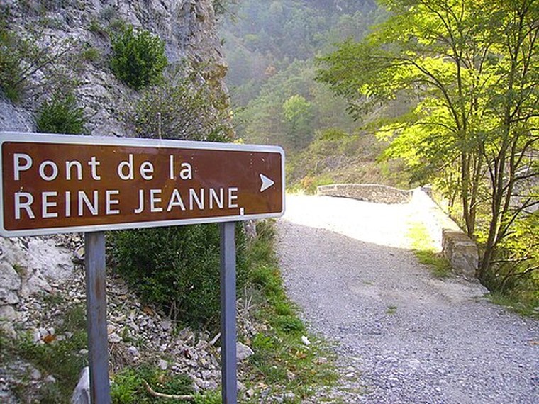 Annuaire des associations de Saint-Benoît - 04 Alpes-de-Haute-Provence