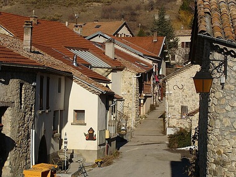 Annuaire des associations de Saint-Auban-d'Oze - 05 Hautes-Alpes