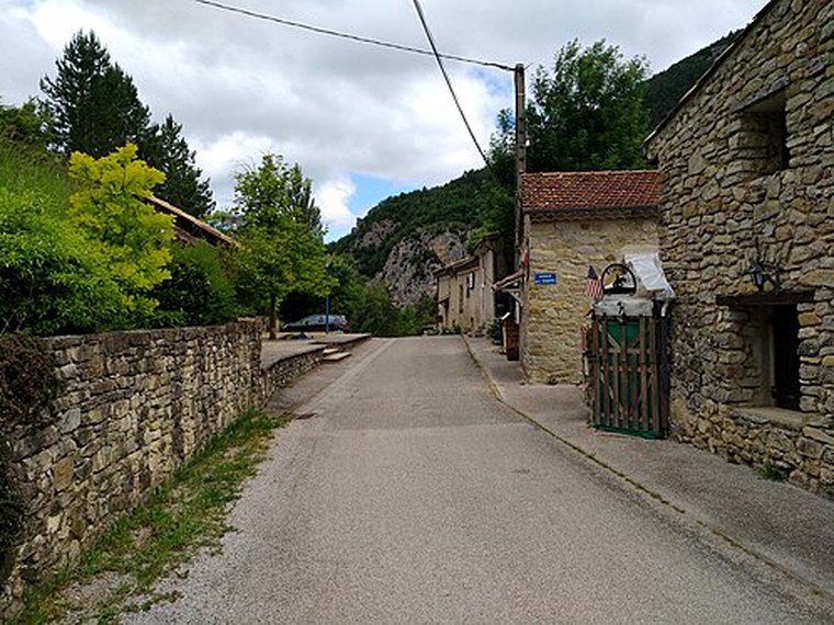 Annuaire des associations de Chastel-Arnaud - 26 Drôme